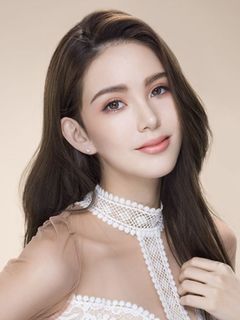 Hannah Quinlivan (昆凌)